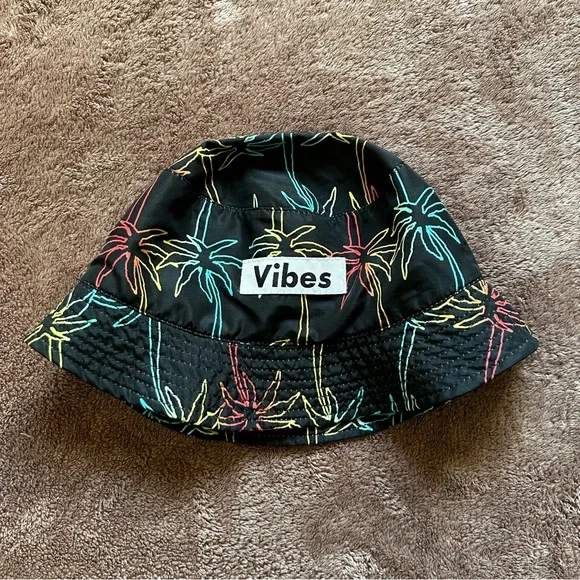 Rue 21 Vibes Palm Tree Bucket Hat - Picture 3 of 3